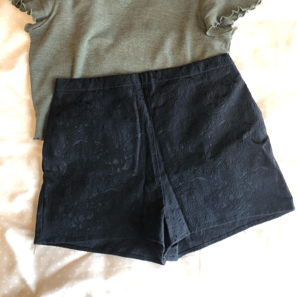 Embroidered high-waisted shorts